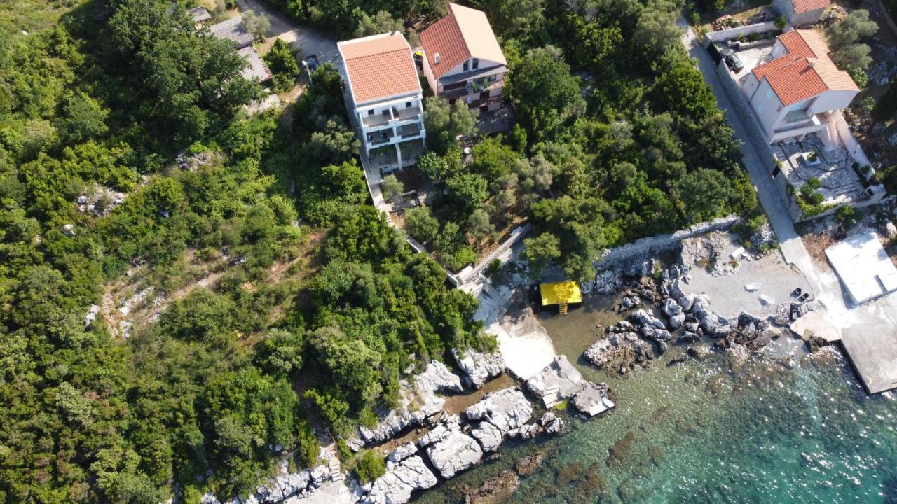 M&e Guest house